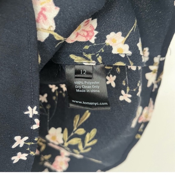 Tome NYC Lilian Navy Floral Flutter Sleeve V Neck Top Blouse - Picture 7 of 9